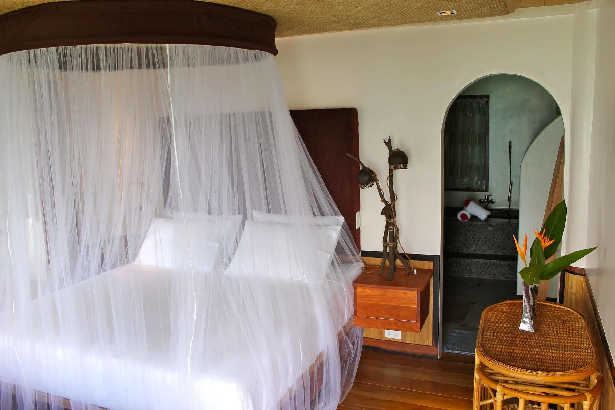 Noanoa Island (Adults Only) Hotel Taytay  Bagian luar foto