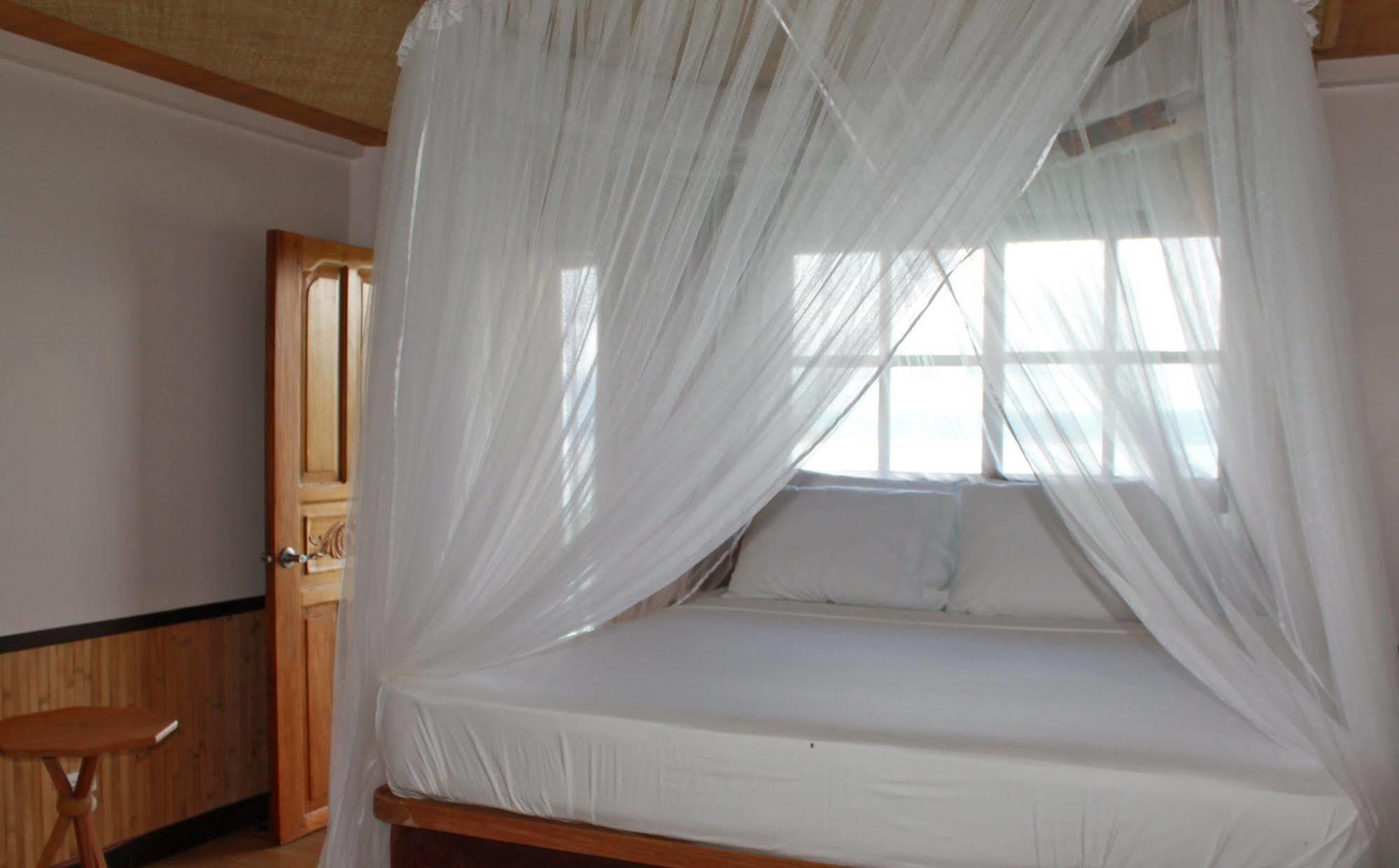 Noanoa Island (Adults Only) Hotel Taytay  Bagian luar foto