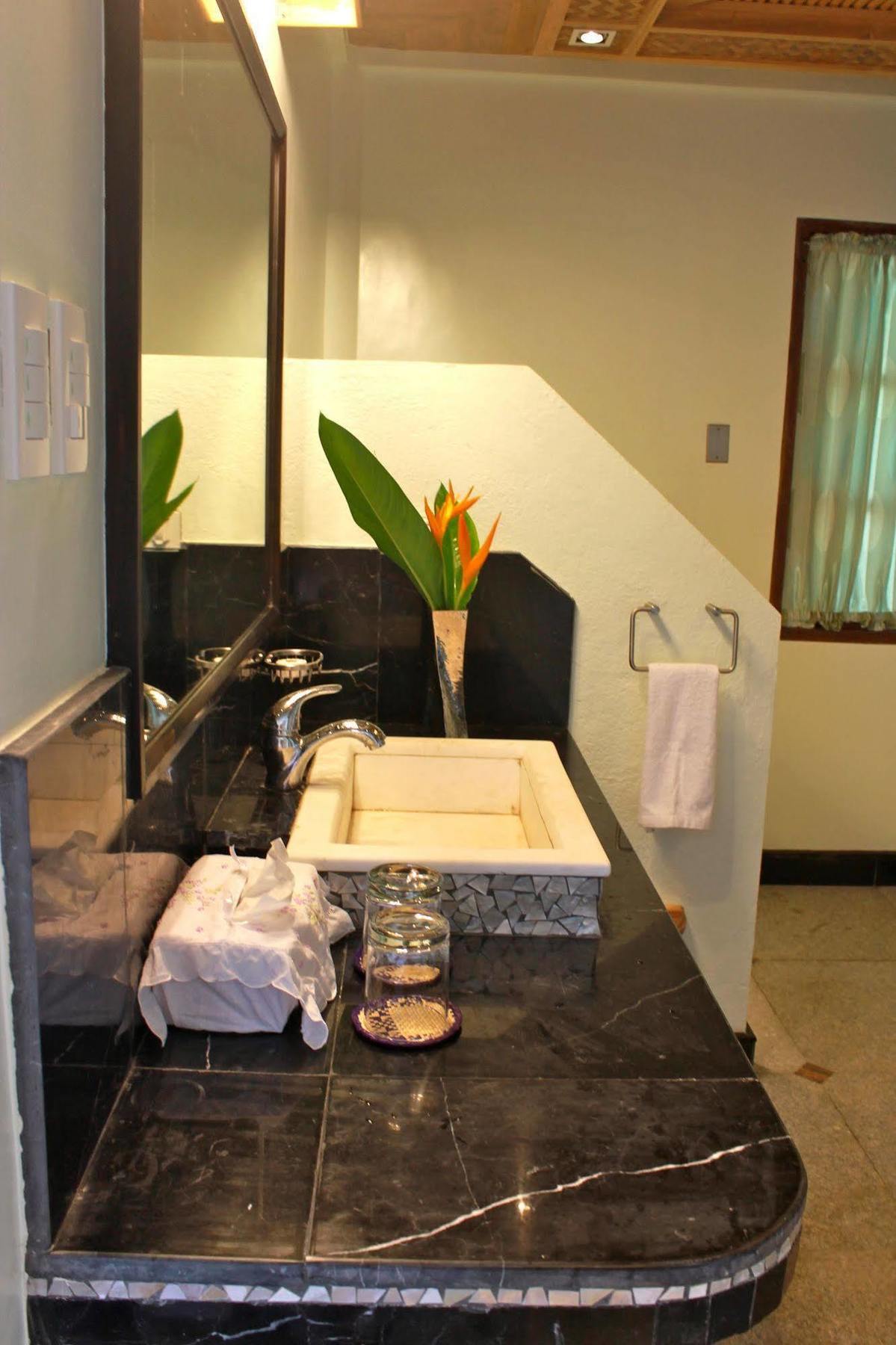 Noanoa Island (Adults Only) Hotel Taytay  Bagian luar foto
