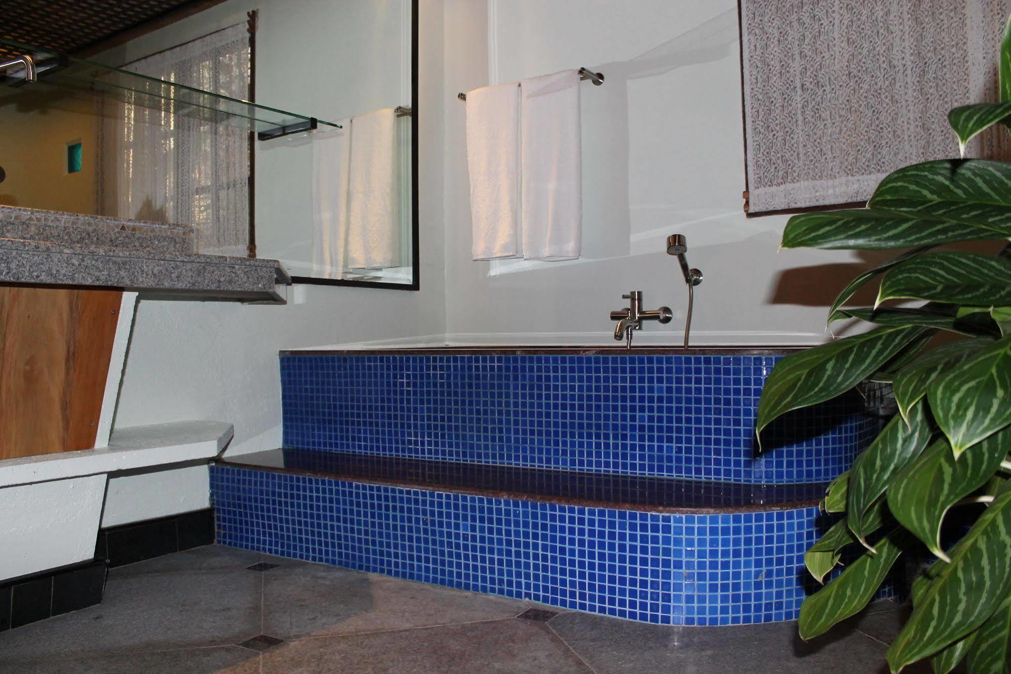 Noanoa Island (Adults Only) Hotel Taytay  Bagian luar foto