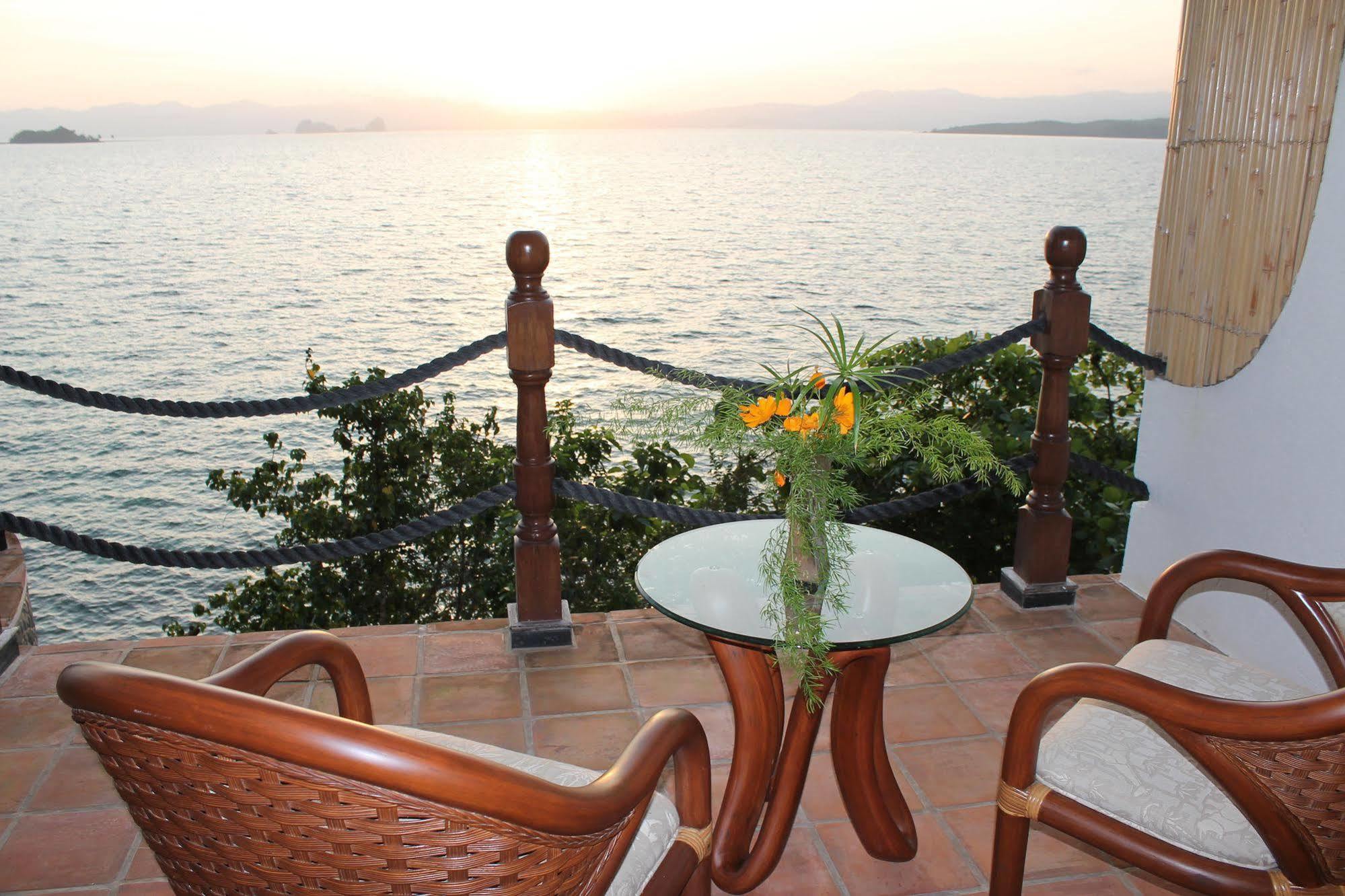 Noanoa Island (Adults Only) Hotel Taytay  Bagian luar foto